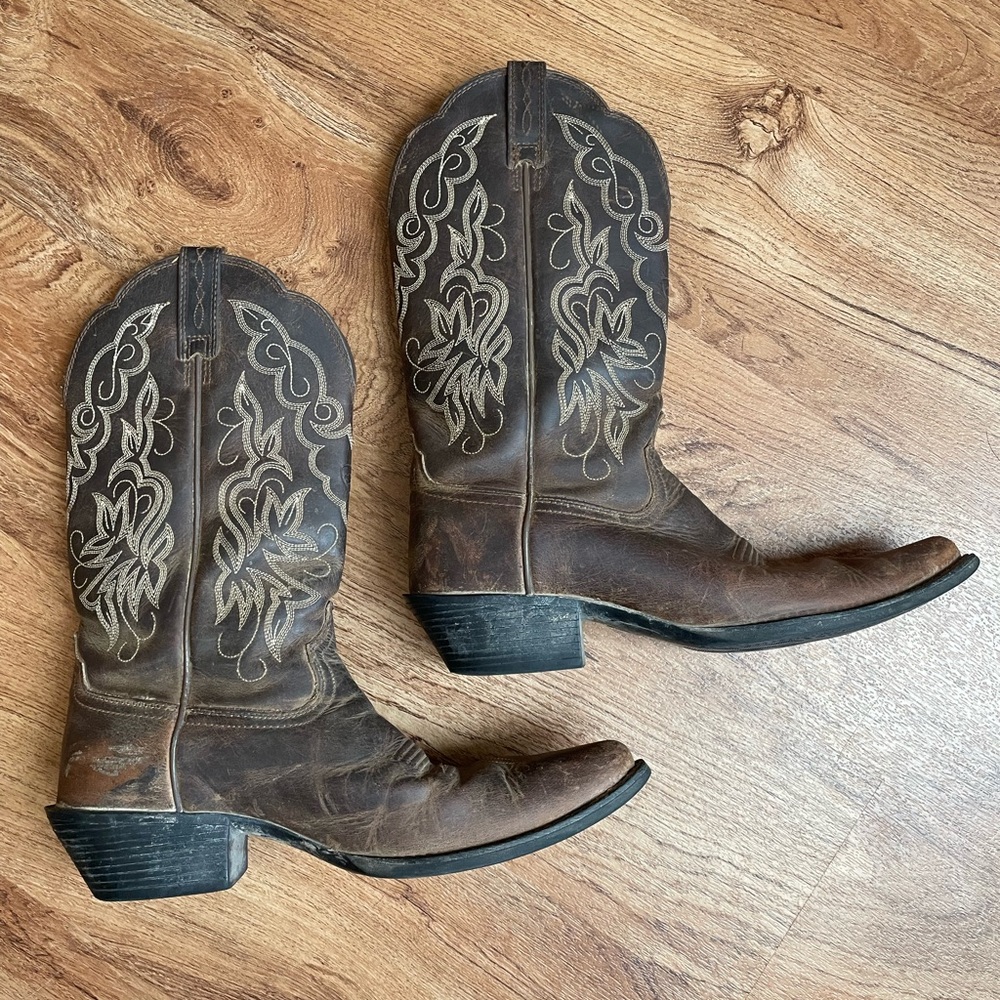 Ariat cowboy boots